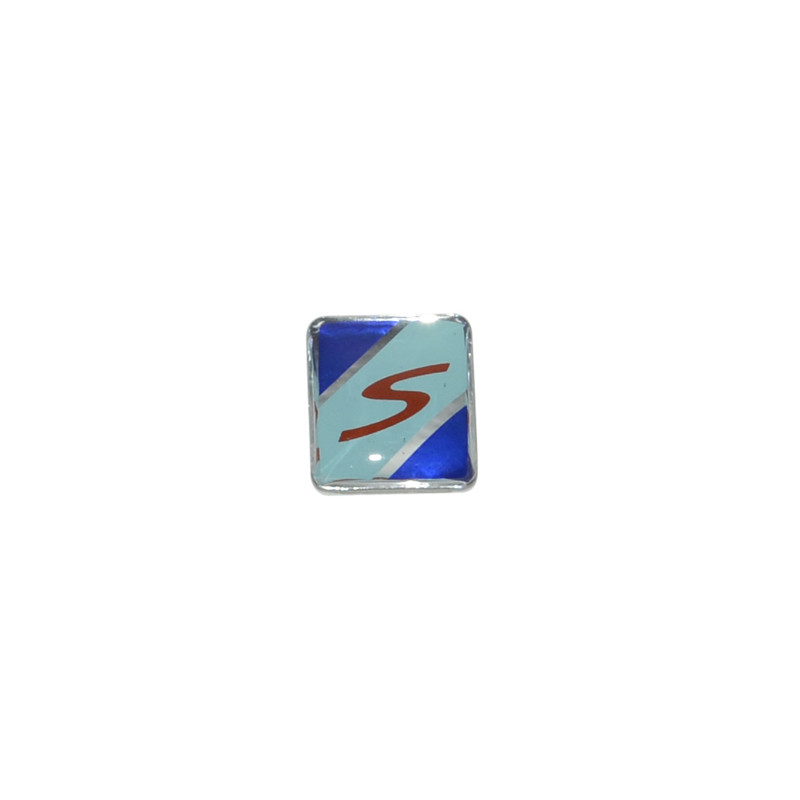 emblem Piaggio original front fender decorative part on fin gts 125-150, gts 250cc, gts 300, gts super 300cc, vespa S 654821
